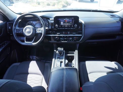Used 2025 Nissan Pathfinder SV FWD image 12