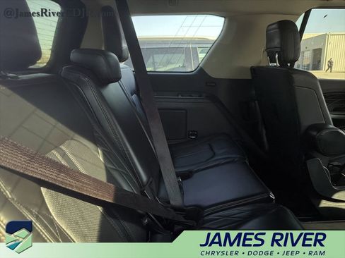 Used 2019 Ford Expedition Platinum image 10