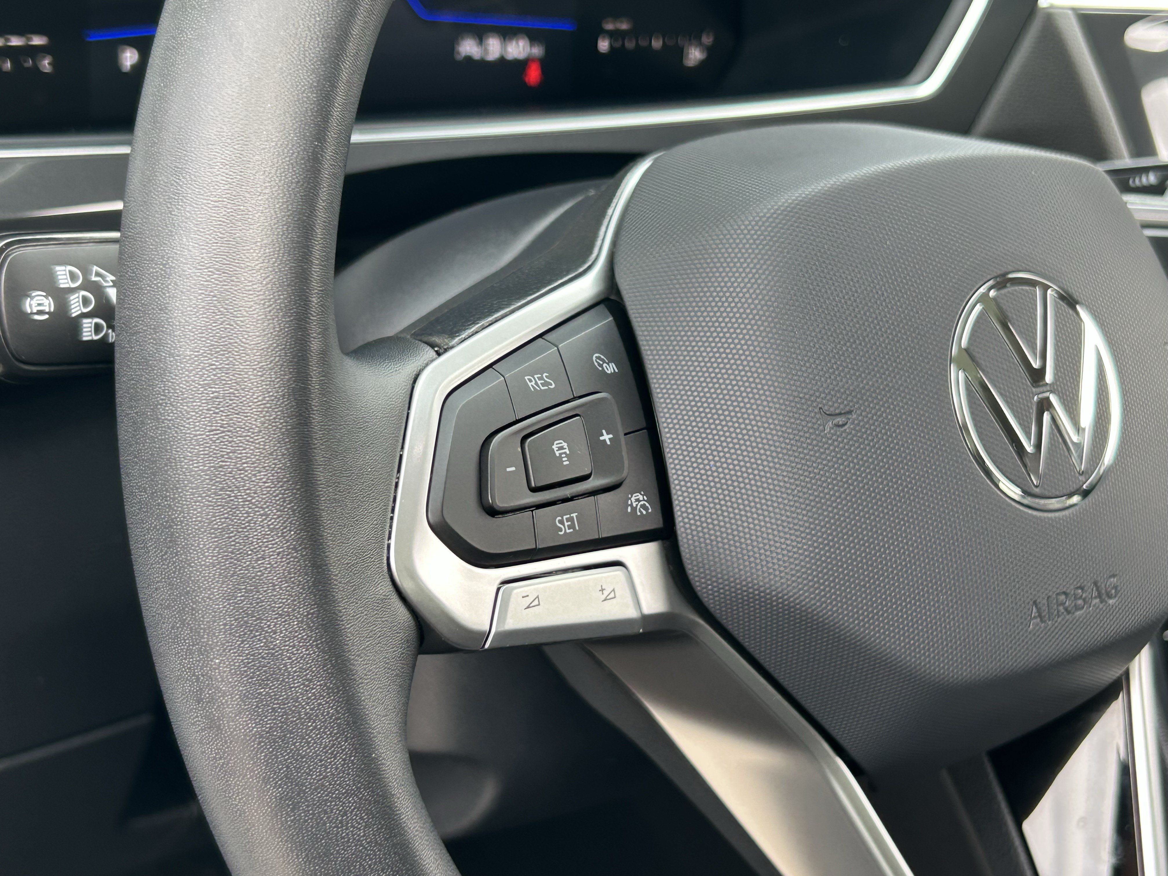 Used 2023 Volkswagen Tiguan SE FWD image 28