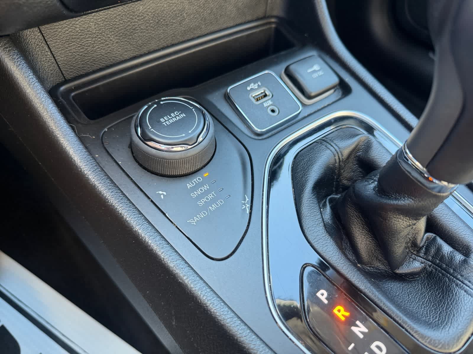 Used 2020 Jeep Cherokee Limited AWD/4WD image 33
