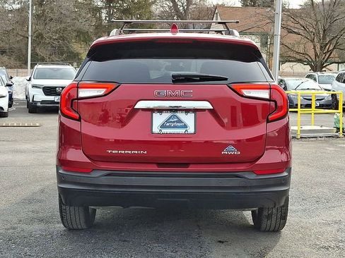 Used 2022 GMC Terrain SLE w/ Driver Convenience Package image 5