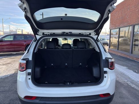 Used 2019 Jeep Compass Latitude image 17