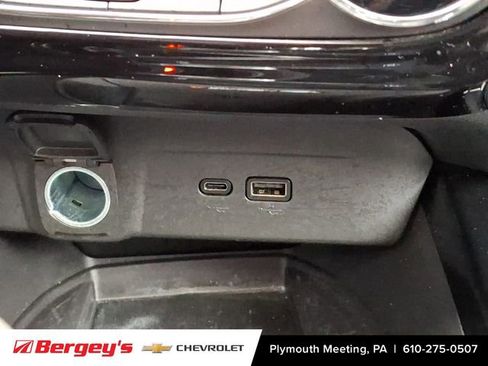 Certified 2024 Chevrolet Trax RS w/ Sunroof Package image 28