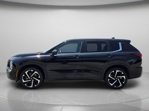 Used 2024 Mitsubishi Outlander SE AWD/4WD image 3