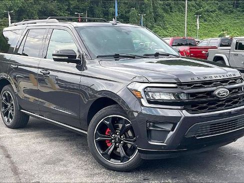 Certified 2022 Ford Expedition Limited RWD image 2