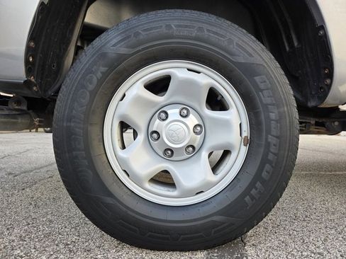 Used 2018 Toyota Tacoma SR image 24