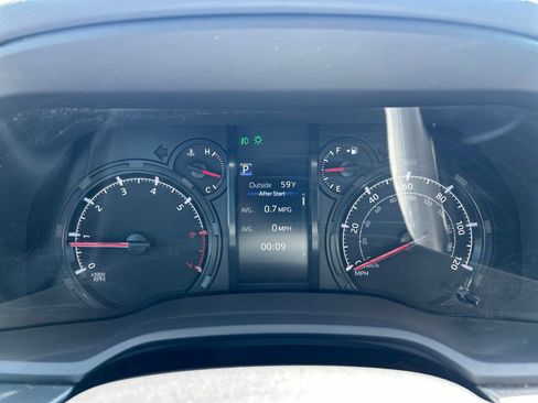 Used 2022 Toyota 4Runner SR5 Premium w/ Moonroof Package AWD/4WD image 25