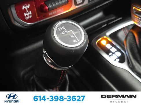 Used 2022 Jeep Wrangler Unlimited Rubicon w/ Cold Weather Group AWD/4WD image 33