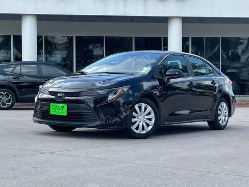 Used 2024 Toyota Corolla LE FWD image 1