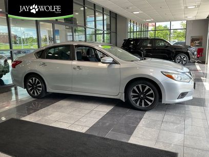 Used 2017 Nissan Altima 2.5 SV w/ Convenience Package