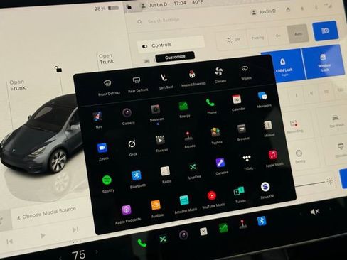 Used 2023 Tesla Model Y Long Range image 29