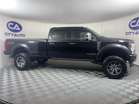 Used 2022 Ford F350 Platinum AWD/4WD image 2