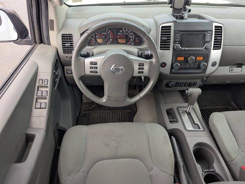 Used 2015 Nissan Frontier SV w/ SV Value Truck Package AWD/4WD image 27