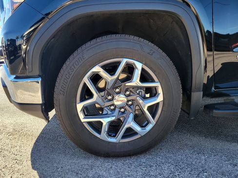 Used 2023 GMC Sierra 1500 SLT w/ SLT Premium Package image 10