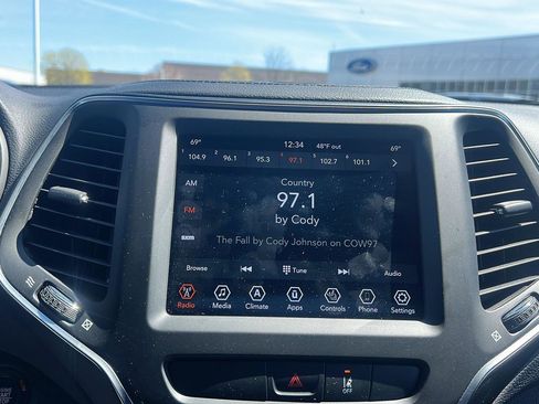 Used 2022 Jeep Cherokee Latitude Lux image 21