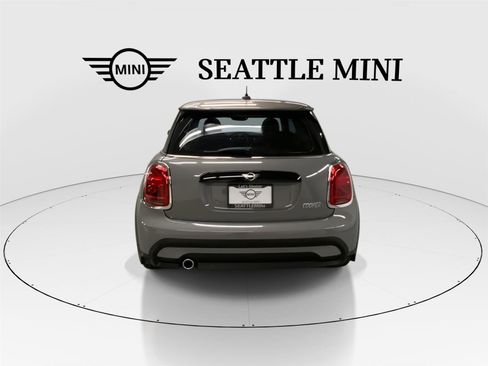 Used 2023 MINI Cooper 2-Door Hardtop image 9