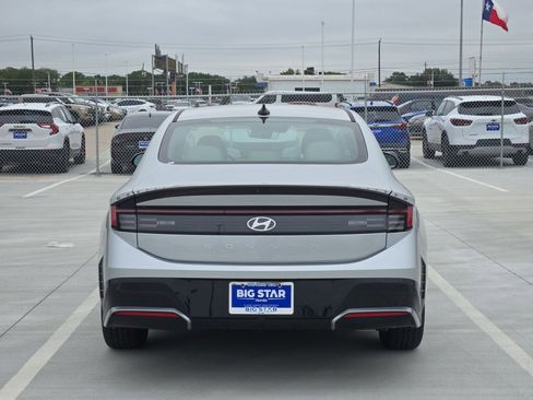 Used 2025 Hyundai Sonata SEL FWD image 5