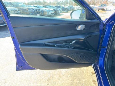 Certified 2023 Hyundai Elantra SEL image 25