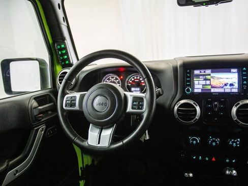 Used 2017 Jeep Wrangler Unlimited Rubicon image 4