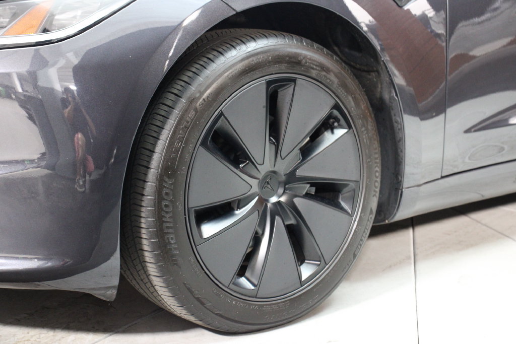 Used 2023 Tesla Model Y Long Range AWD/4WD image 36