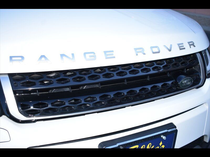 Used 2018 Land Rover Range Rover Evoque SE AWD/4WD image 42