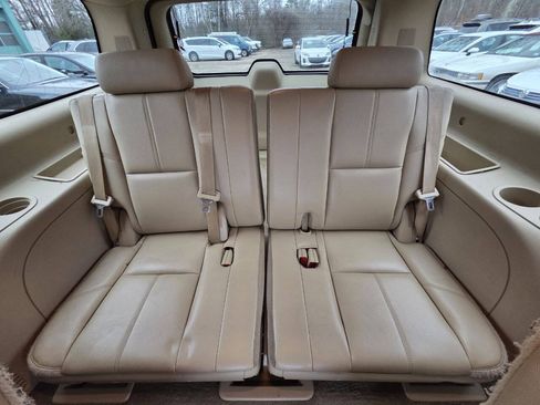 Used 2012 Chevrolet Suburban LT w/ Luxury Package AWD/4WD image 16