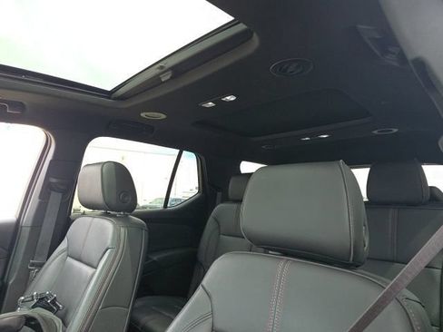 Used 2023 Chevrolet Traverse RS AWD/4WD image 19