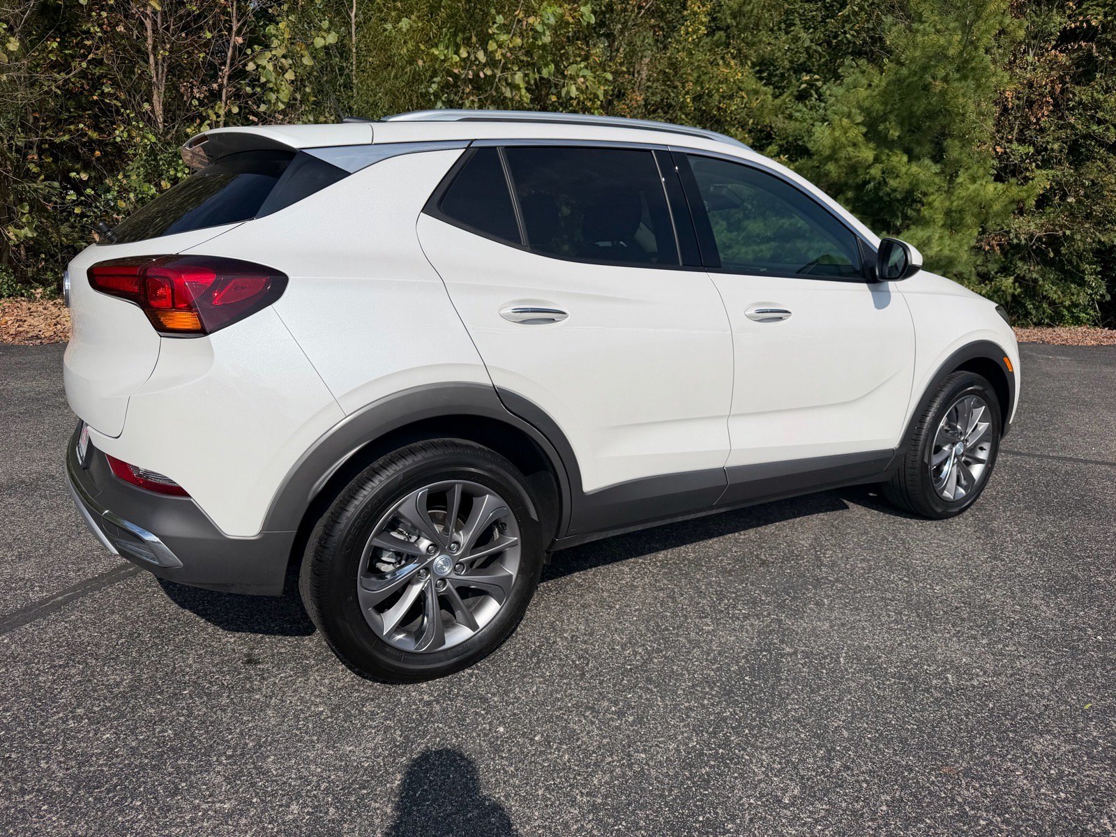 Used 2023 Buick Encore GX Essence w/ Experience Buick Package FWD image 14