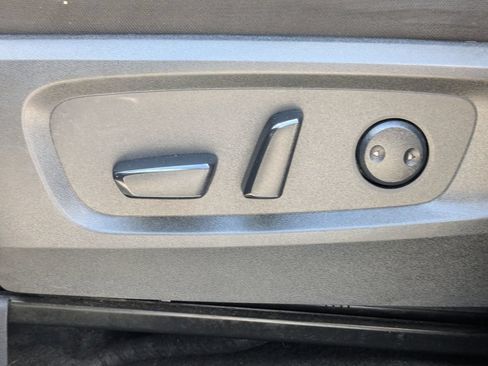 Used 2025 Nissan Pathfinder SV AWD/4WD image 27