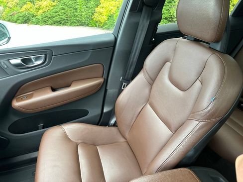 Used 2018 Volvo XC60 T6 Momentum w/ Advanced Package AWD/4WD image 33