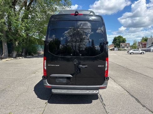 Used 2024 Mercedes-Benz Sprinter 2500 image 6