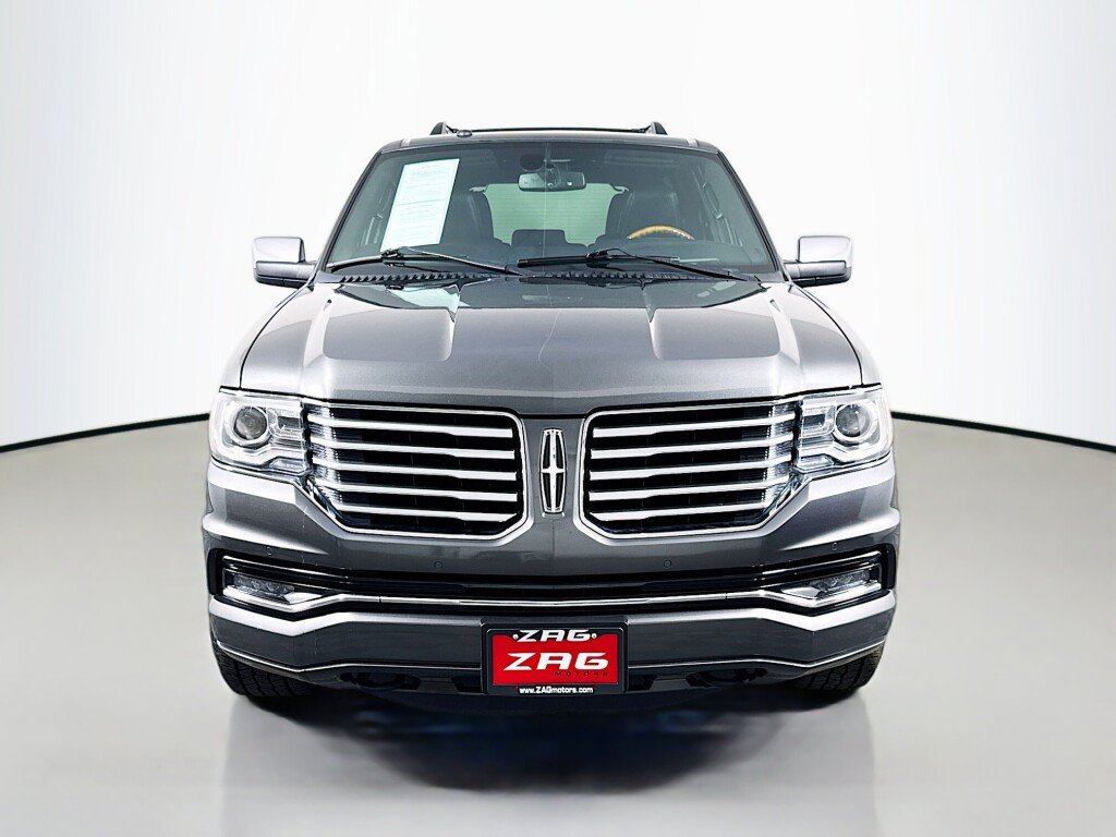 Used 2016 Lincoln Navigator Select RWD image 8