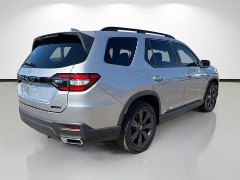 Used 2023 Honda Pilot Sport image 5