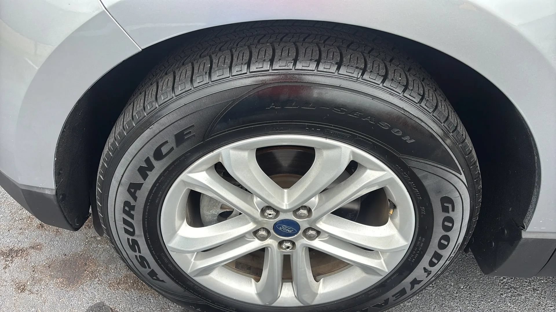 Used 2020 Ford Edge SEL FWD image 32