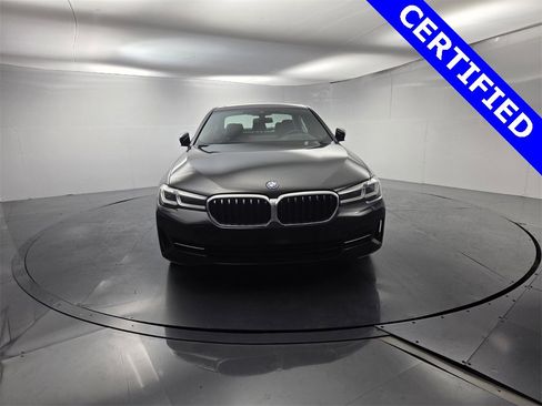 Certified 2023 BMW 530e w/ Premium Package image 4