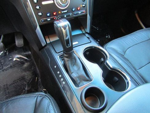 Used 2016 Ford Explorer Limited image 18