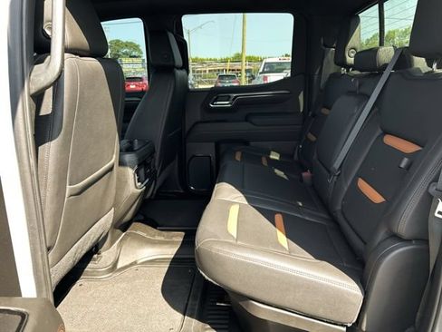 Used 2022 GMC Sierra 1500 AT4 w/ AT4 Premium Package AWD/4WD image 16