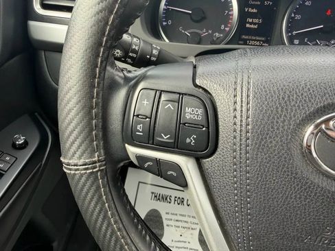 Used 2017 Toyota Highlander Plus w/ Carpet Mat Package image 16