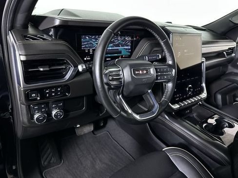 Used 2025 GMC Yukon Elevation AWD/4WD image 10