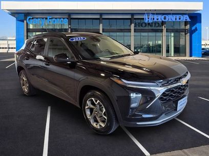 Used 2025 Chevrolet Trax LT
