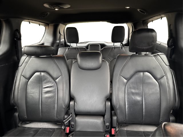 Used 2019 Chrysler Pacifica Touring-L FWD image 14