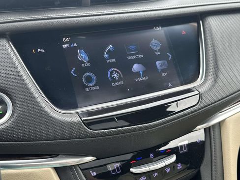 Used 2018 Cadillac XT5 Luxury w/ Driver Awareness Package FWD image 29