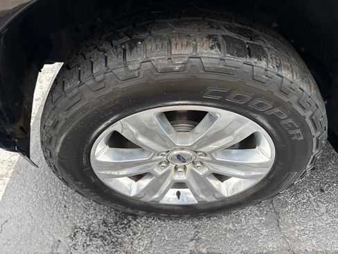 Used 2020 Ford F150 Platinum w/ Equipment Group 701A Luxury AWD/4WD image 11