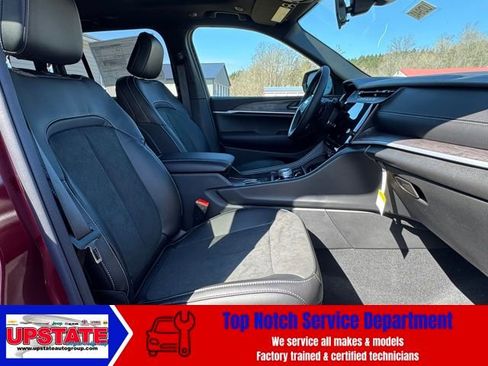 New 2026 Jeep Grand Cherokee Altitude image 12