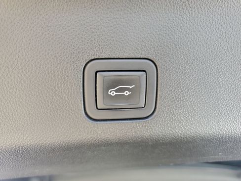 Used 2023 Chevrolet Suburban LT w/ LT Signature Package AWD/4WD image 11