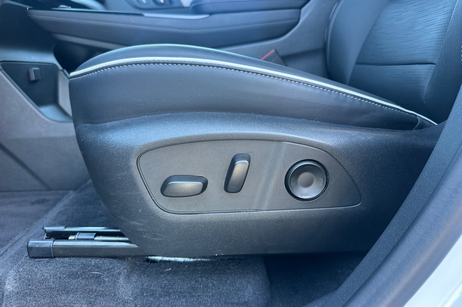 Used 2026 Buick Enclave Sport Touring FWD image 13