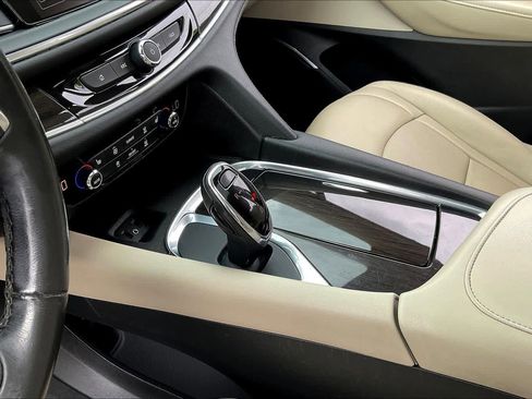 Used 2019 Buick Enclave Essence image 17
