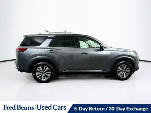 Used 2022 Nissan Pathfinder SL AWD/4WD image 11