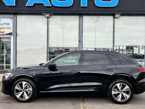 Used 2024 Audi Q8 e-tron Premium AWD/4WD image 2