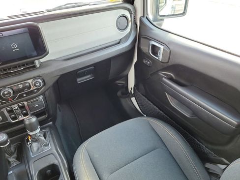 Used 2024 Jeep Wrangler Sport S image 16